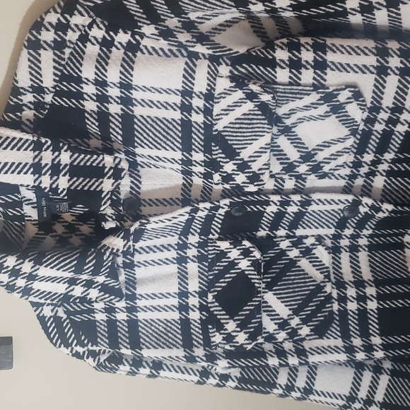 NWT Black and Cream Shirt/Jacket....size L and M - Picture 3 of 3